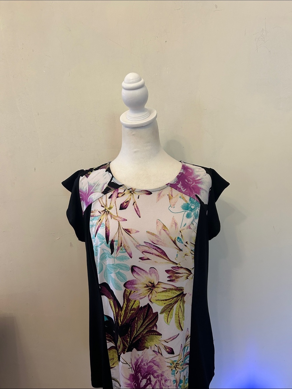 Worthington black floral cap sleeve blouse Size PL EUC